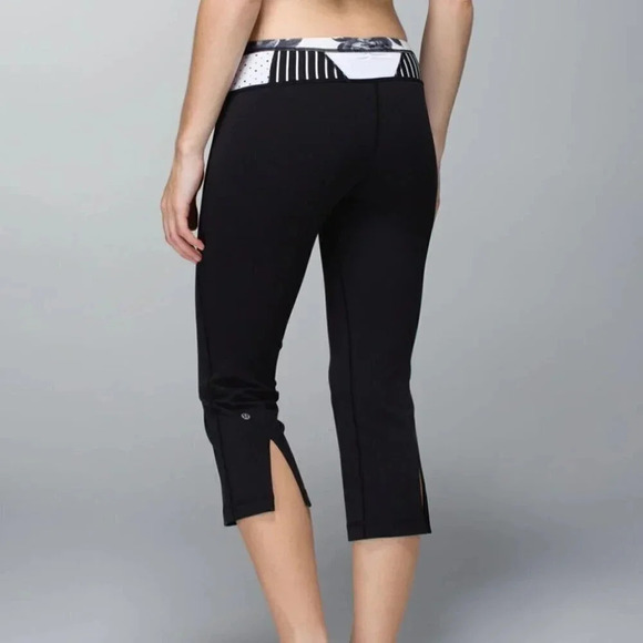 Lululemon Gather & Crow Crop Full-On Luon Black Quilt Winte - Picture 2 of 15